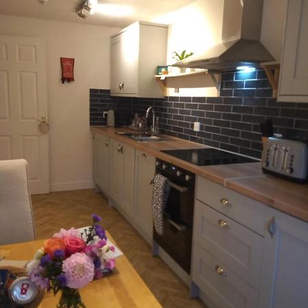The Eaves, Glastonbury High Street 2 Bed 2 Bathroom Apartment Luaran gambar