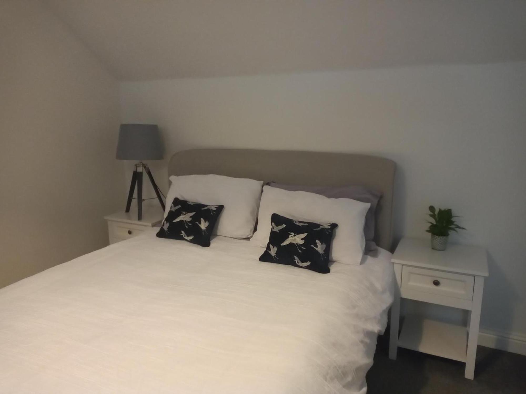 The Eaves, Glastonbury High Street 2 Bed 2 Bathroom Apartment Luaran gambar